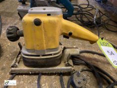 De Walt DW636 GB Pad Sander, 240volts (LOCATION: Harbury)