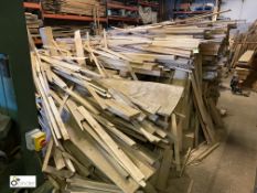 Large quantity Oak Cut Offs, Boards, Beams, etc, to centre of room (LOCATION: Harbury)