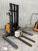 Toyota SM12S/1 Electric Pedestrian and Ride On Lift Truck, 1200kg lift capacity, lift height 2650mm,