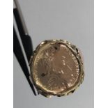 14k yellow gold ring Depicting Queen Elizabeth