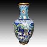 A CHINESE CLOISONNE VASE, 18TH/19TH CENTURY