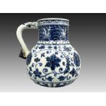 CHINESE BLUE AND WHITE PORCELAIN JAR FOR ISLAMIC MARKET