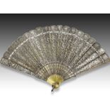 A FINE CHINESE SILVER FILIGREE CARVED FAN, QING DYNASTY (1644-1911)