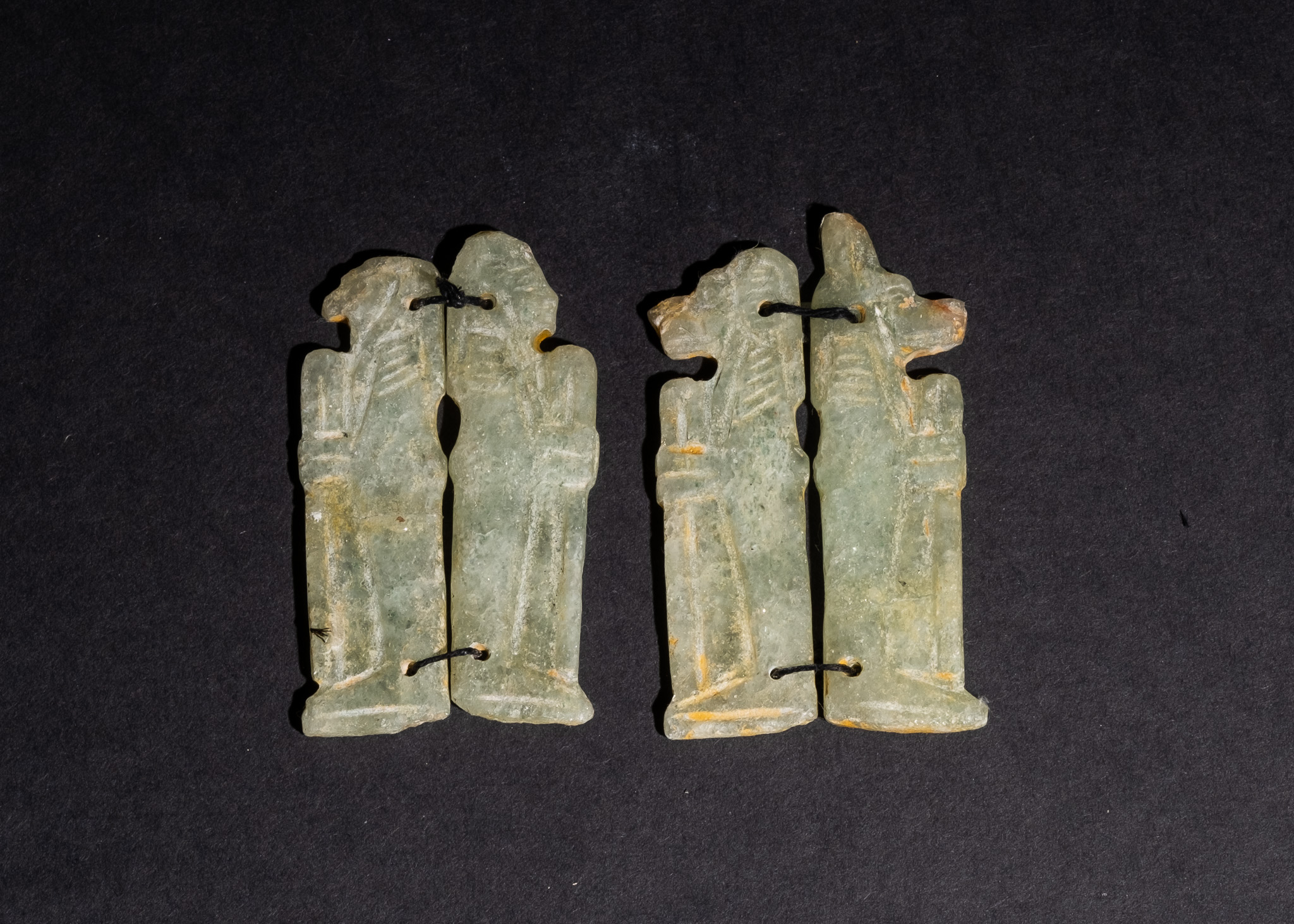 A HIGHLY RARE EGYPTIAN AGATE ENGRAVED WINGED SCARAB & BASTET AND PHARAOH AMULETS - Image 2 of 3