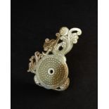 A CHINESE BI DISC PENDANT WITH FLORAL DECORATION, QING DYNASTY (1644-1911)