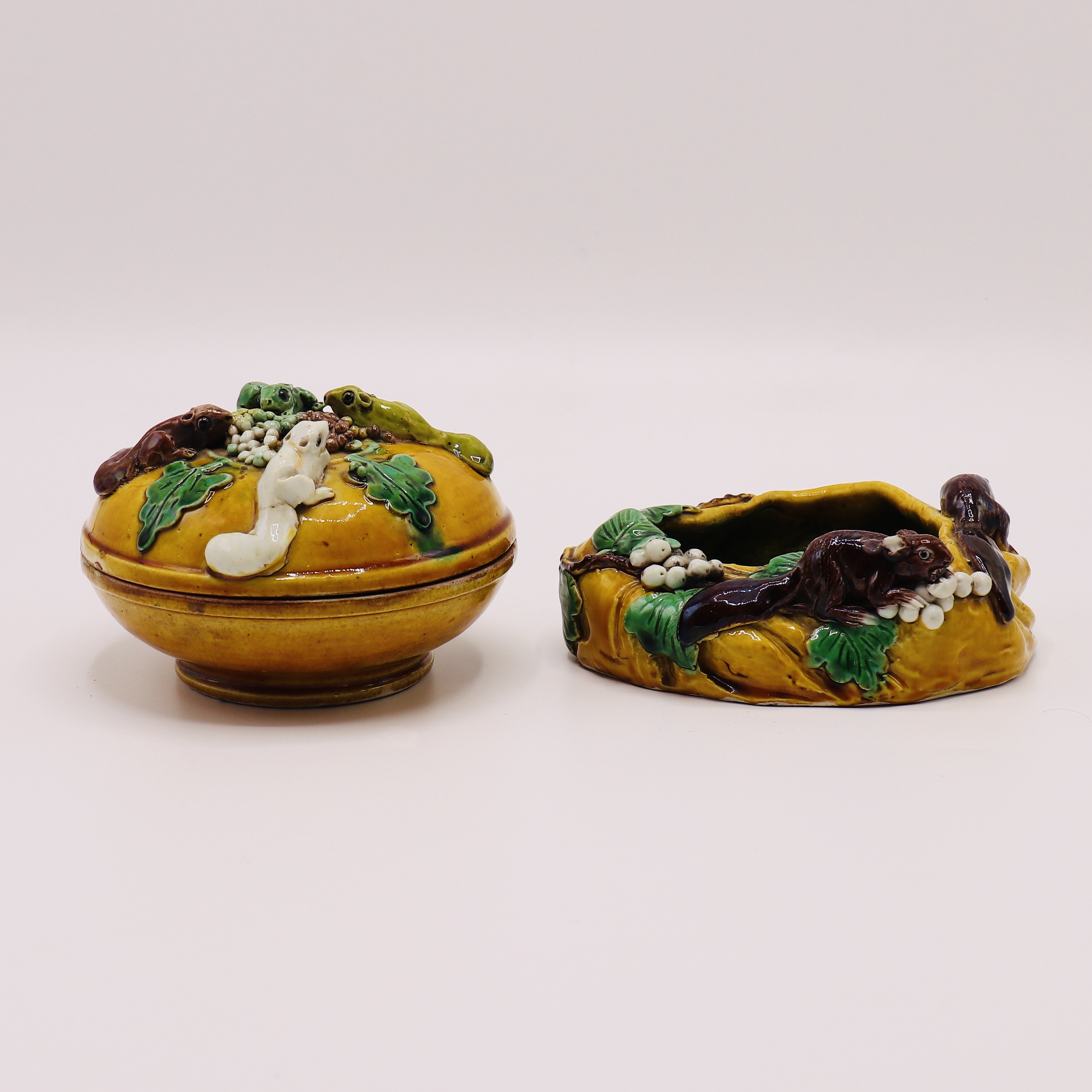 A CHINESE YELLOW GLAZED LIDDED BON BON BOX & DISH, KANGXI PERIOD (1662-1722)