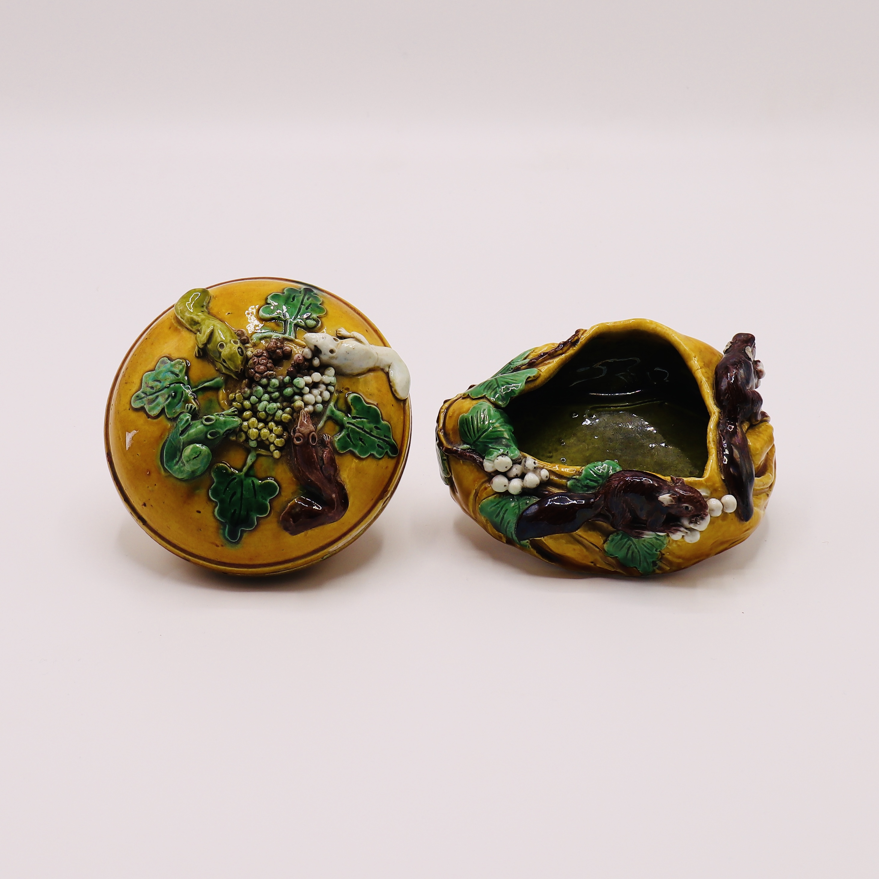 A CHINESE YELLOW GLAZED LIDDED BON BON BOX & DISH, KANGXI PERIOD (1662-1722) - Image 2 of 4