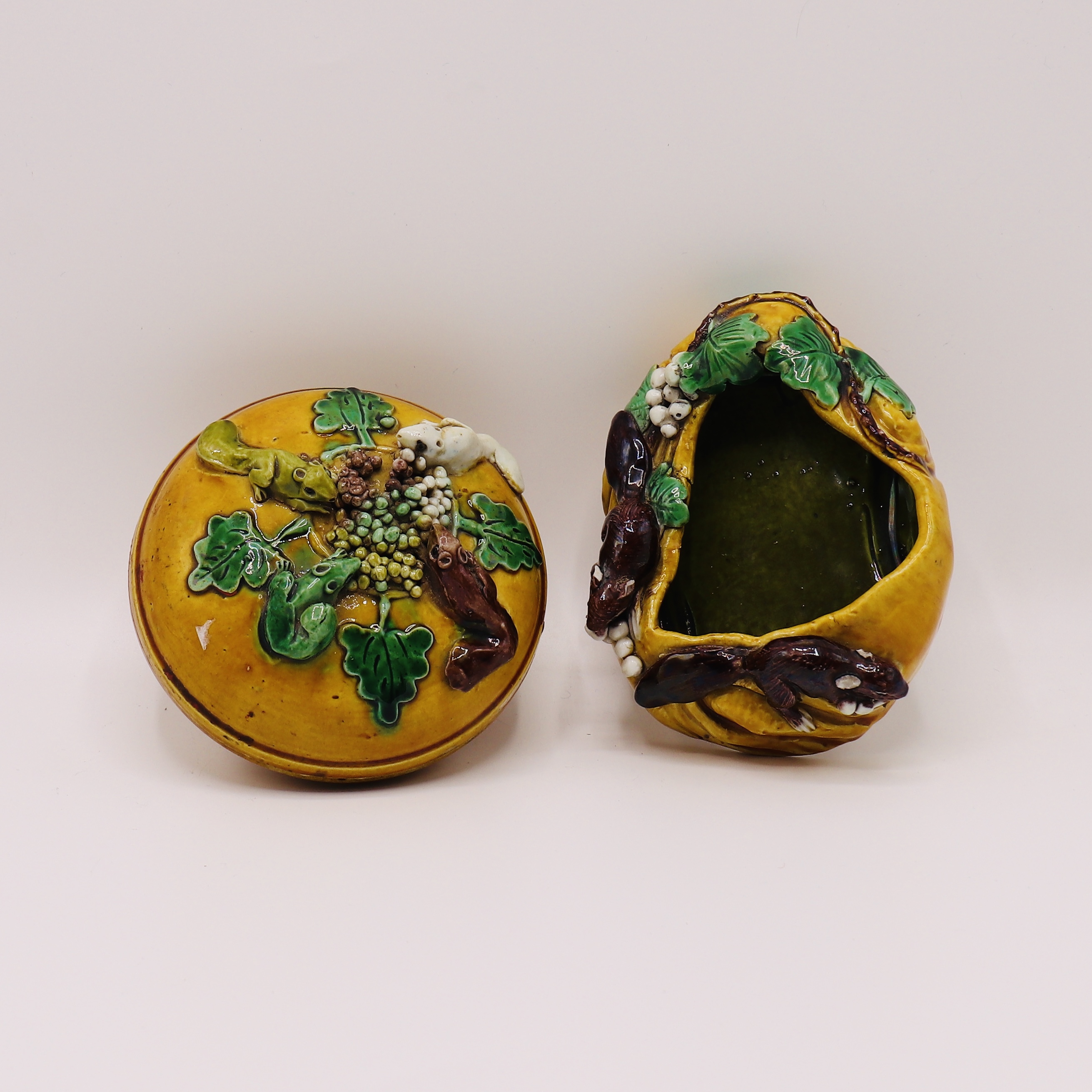 A CHINESE YELLOW GLAZED LIDDED BON BON BOX & DISH, KANGXI PERIOD (1662-1722) - Image 4 of 4