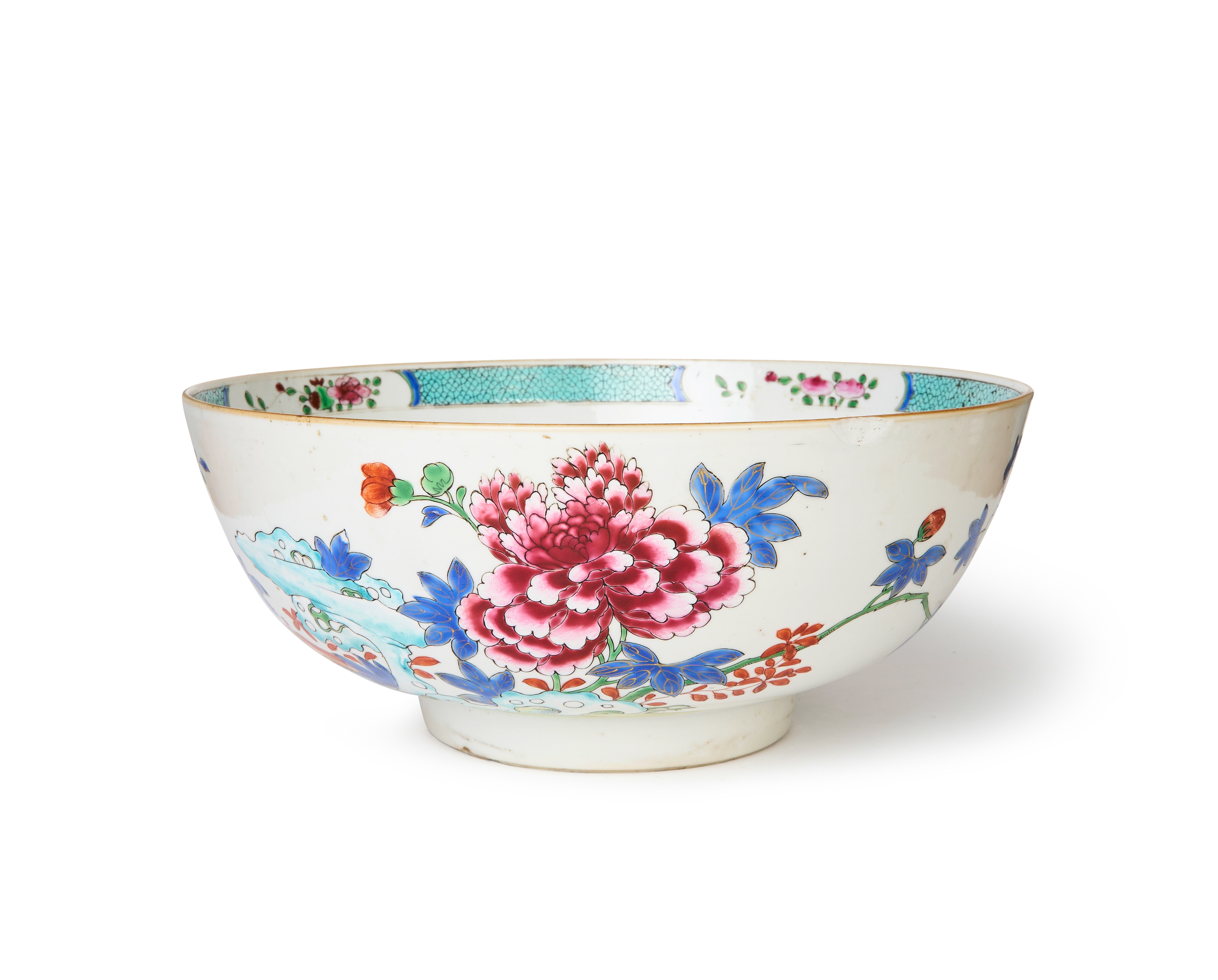 A CHINESE FAMILLE ROSE PUNCH BOWL, QIANLONG PERIOD (1736-1795)