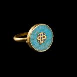 A ROMAN GOLD AND GLASS FINGER RING EGYPT, CIRCA 1ST CENTURY A.D.