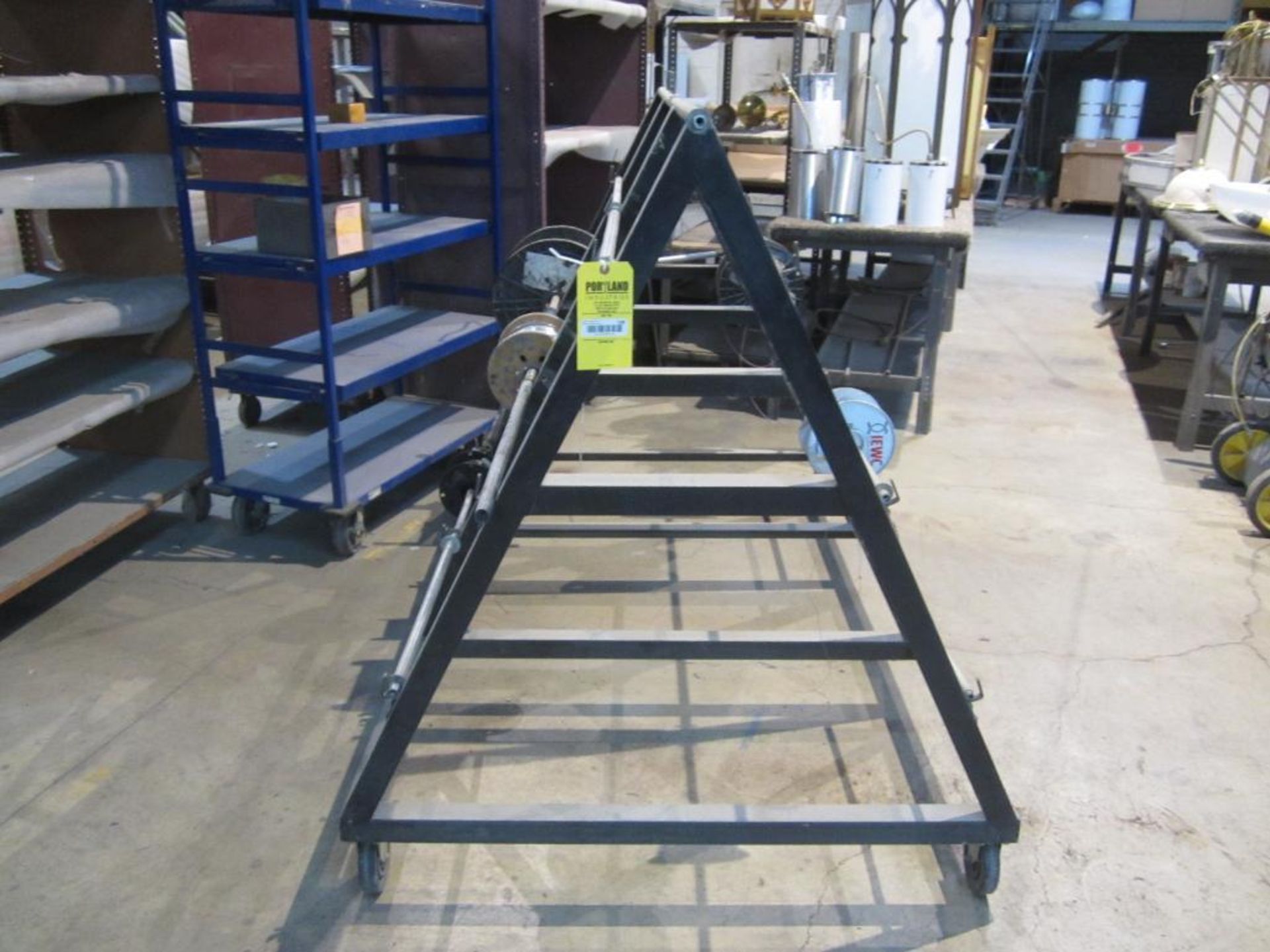 A frame metal rolling rack - Image 2 of 3