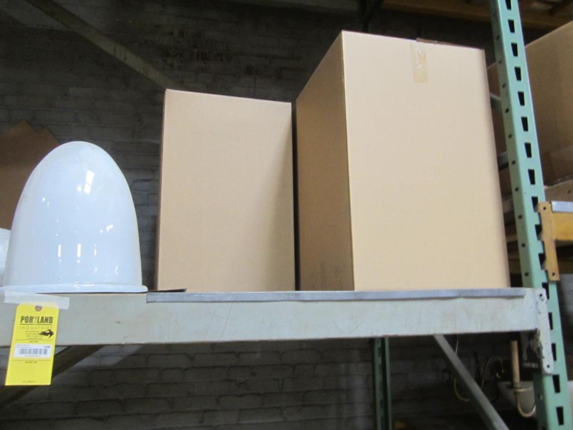 1 section of pallet racking with light shades, globes & glass - Image 4 of 4