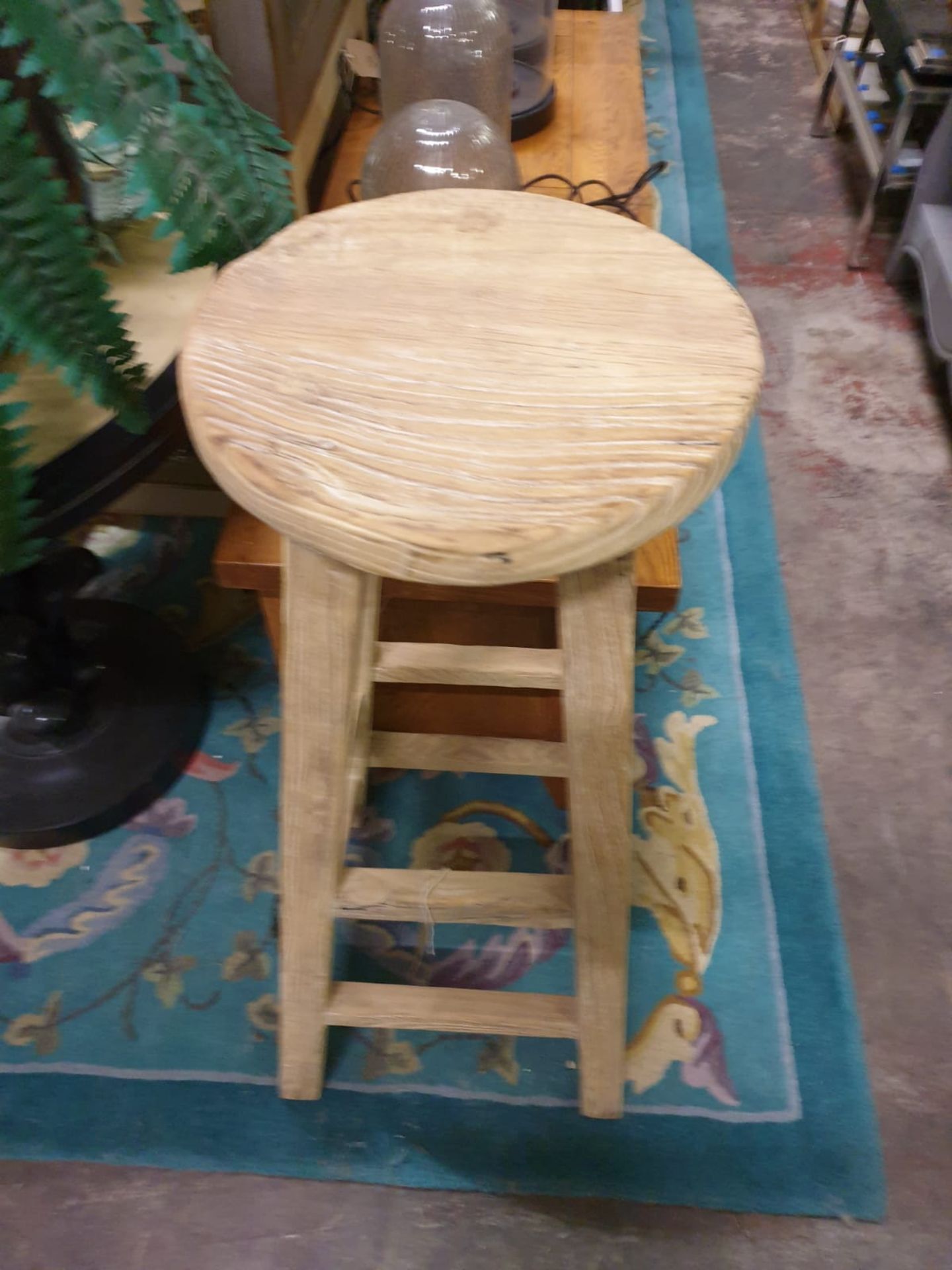 Farnhouse Rustic Wooden Stool This Stool Will Fit Perfectly Into Any Country House, Especially If It - Bild 2 aus 2