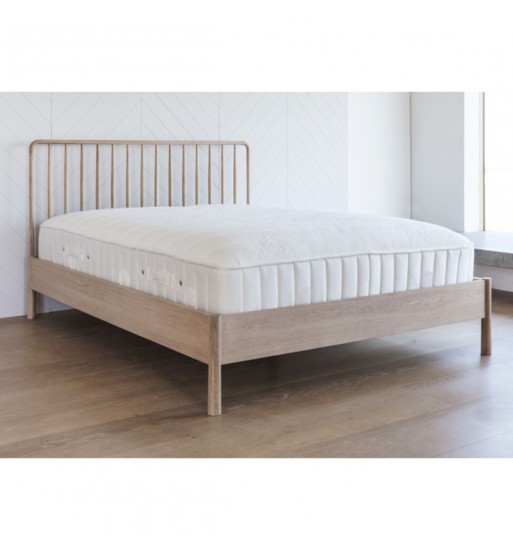 Wycombe 5' Spindle Bed The Wycombe Range Made From A Combination Of The Finest Solid Oak And Veneers - Bild 4 aus 4
