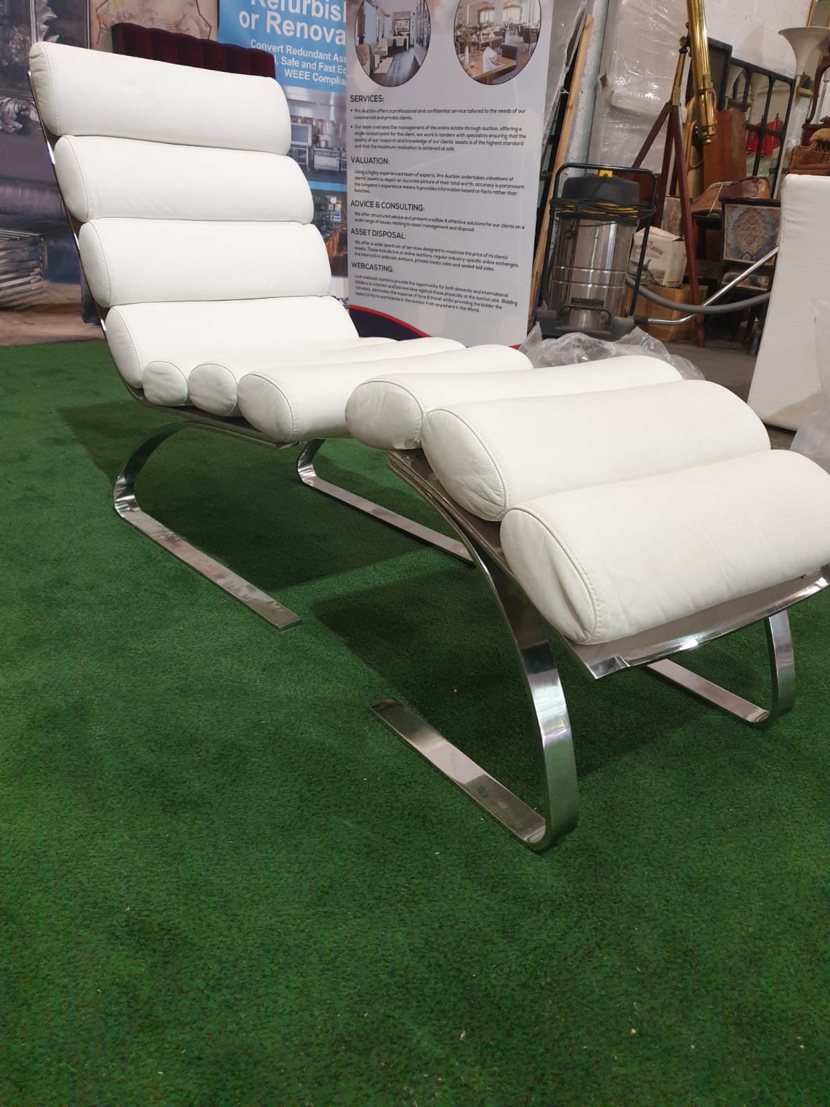 White Leather Relaxed Chair With Footstool 56 X 54 X 94cm / 58 X 55 X 48cm (ST30)