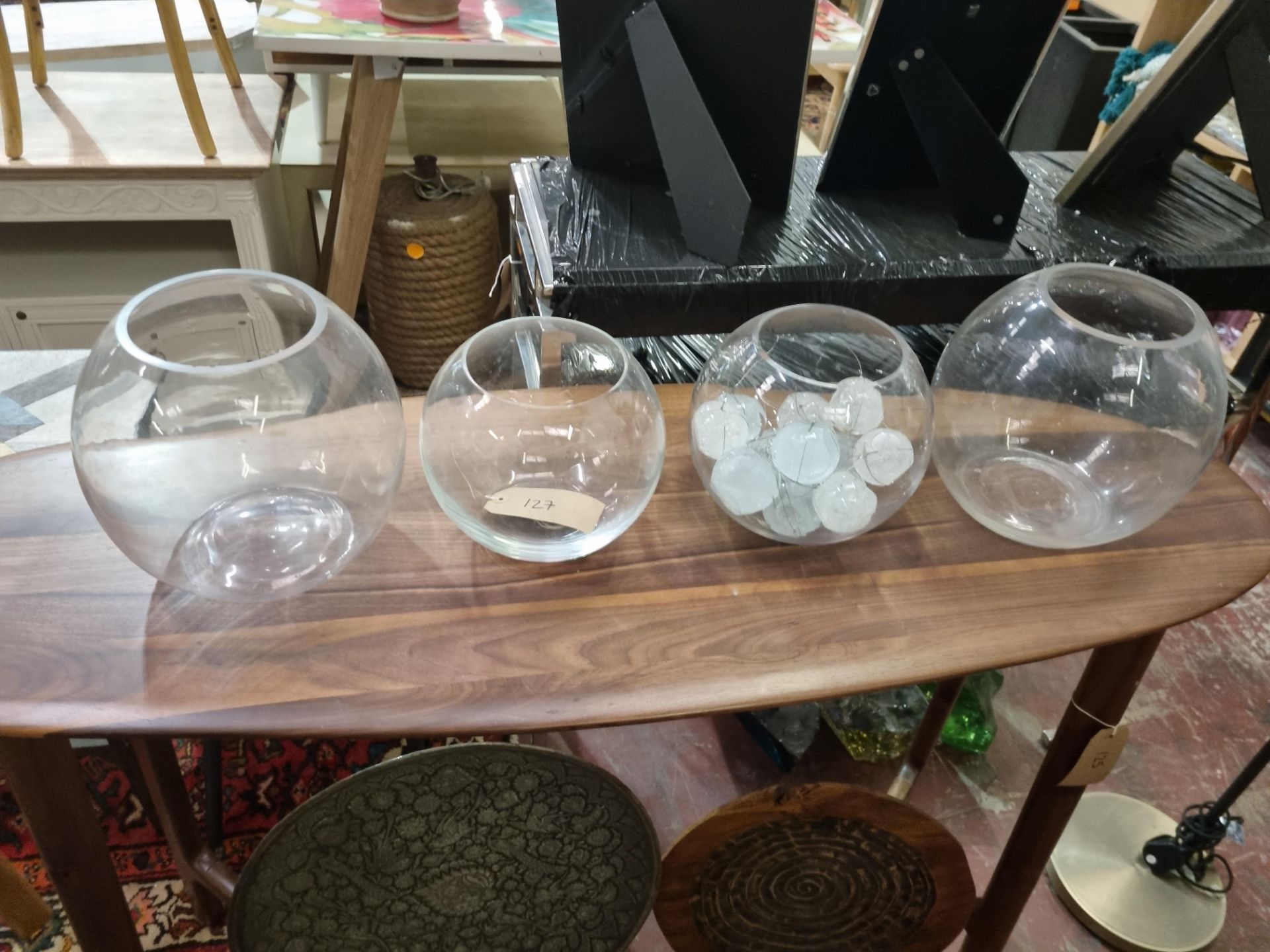 A Set Of 4 X Clear Glass Fish Bowl Bubble Ball Table Display Vases Varying In Size SR127 Ex