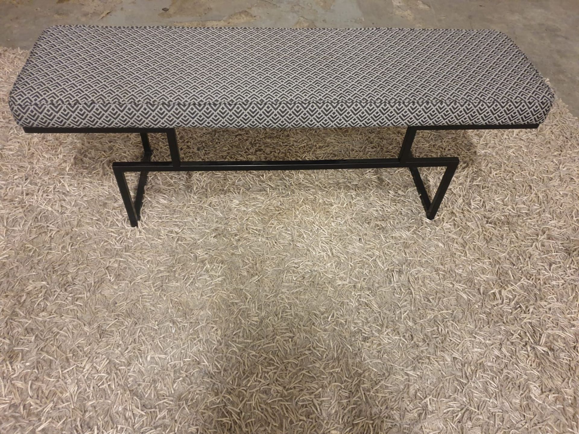 A Geometric End Of Bed Bench Black Metal Base Frame 125 X 36 X 46cm (ST08) - Bild 2 aus 2