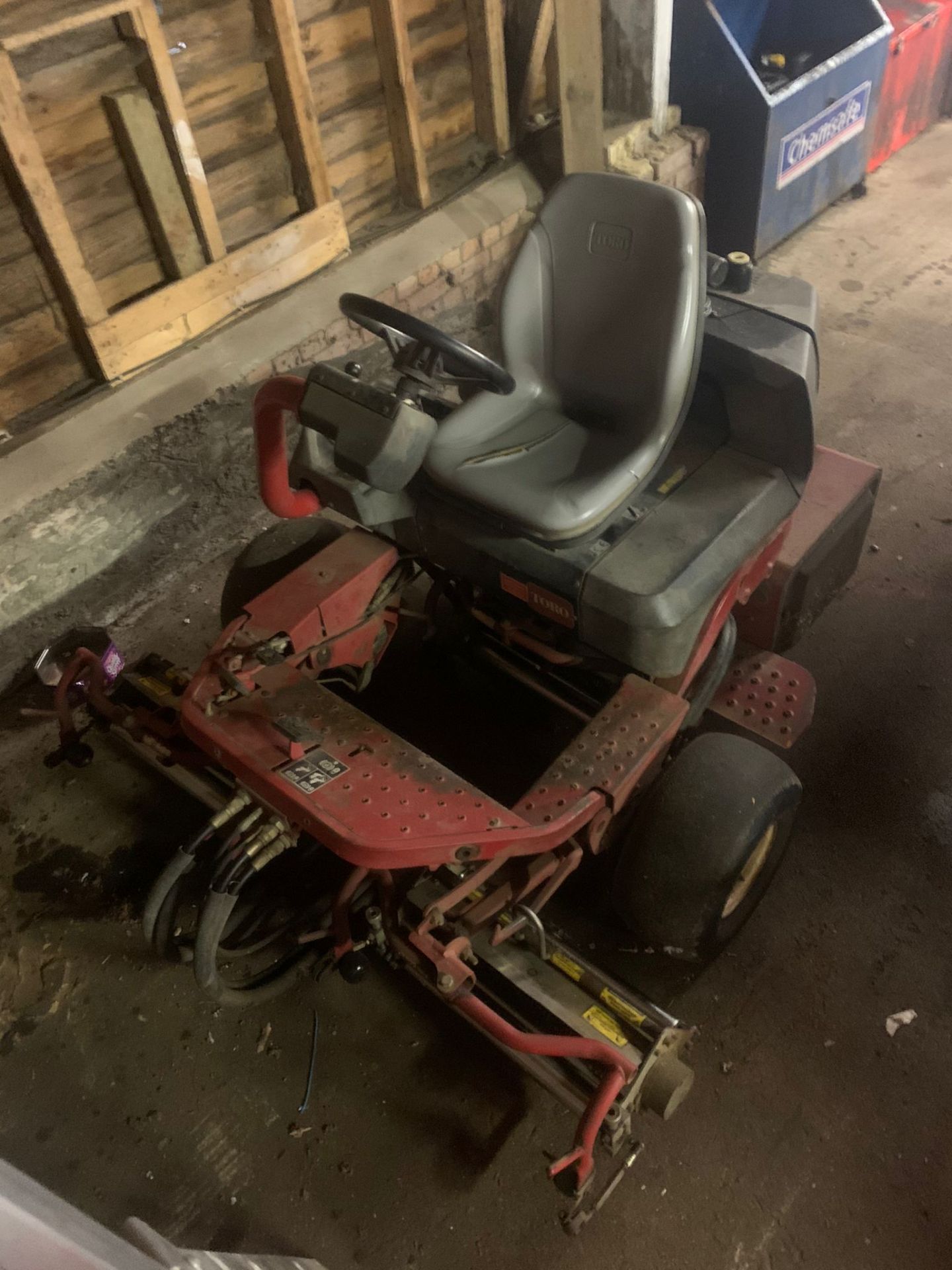 Toro Greenmaster 3250D Scarifying Unit YOM 2006 (4383-2600001252) ( Grounds ) - Bild 2 aus 3