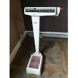 Avery 120kg manual slide scale ( Leisure Centre )