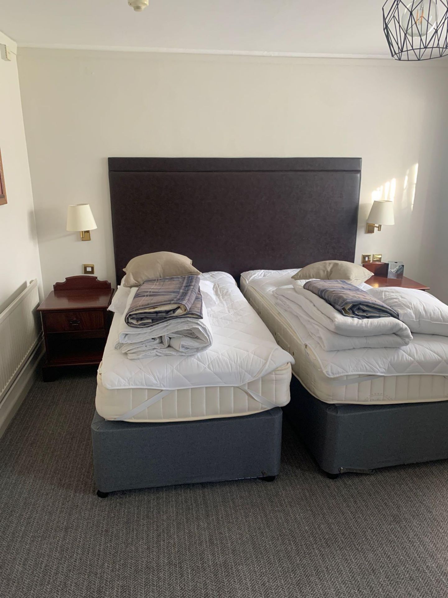 Guest Bedroom LG03 comprising Moonraker Hotel Specification zip and link Bed comprising Moonraker - Image 2 of 7