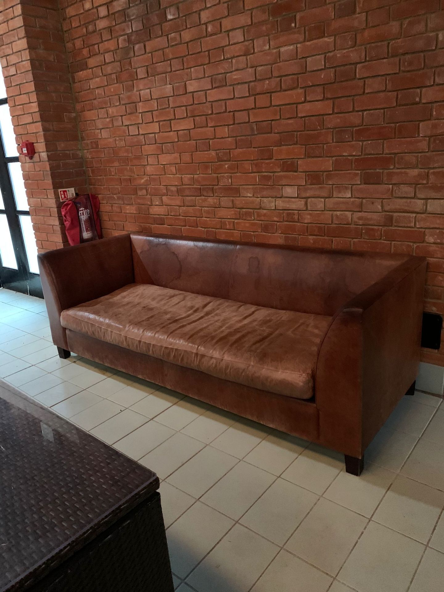 Leather upholstered sofa 230 x 87 x 82cm (Nb Water marked) ( Leisure Centre ) - Bild 2 aus 2