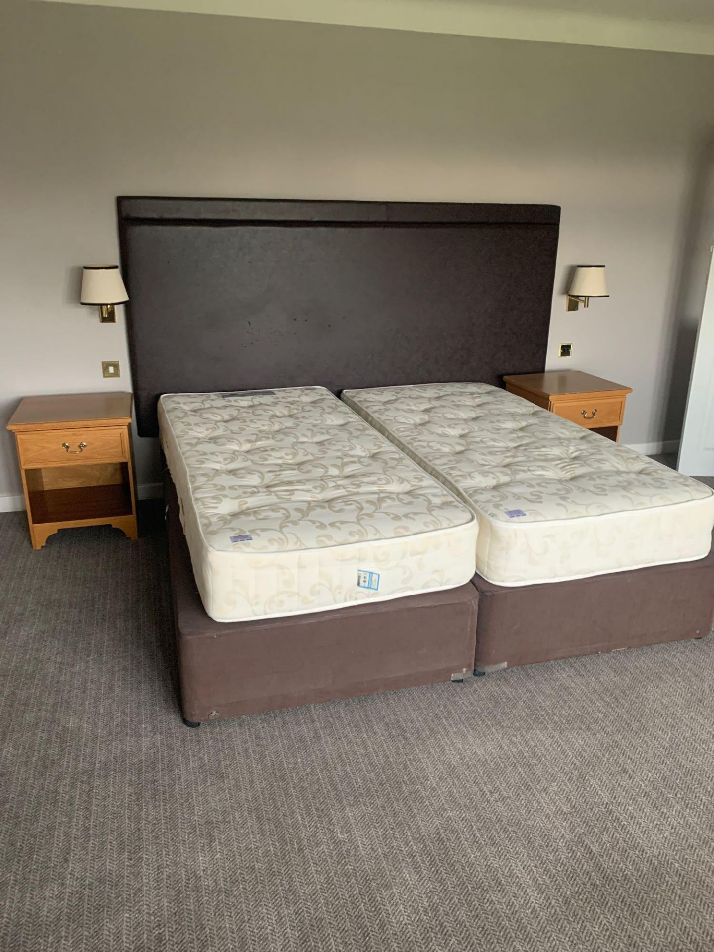 Guest Bedroom R312 comprising Moonraker Hotel Specification zip and link Bed comprising Moonraker