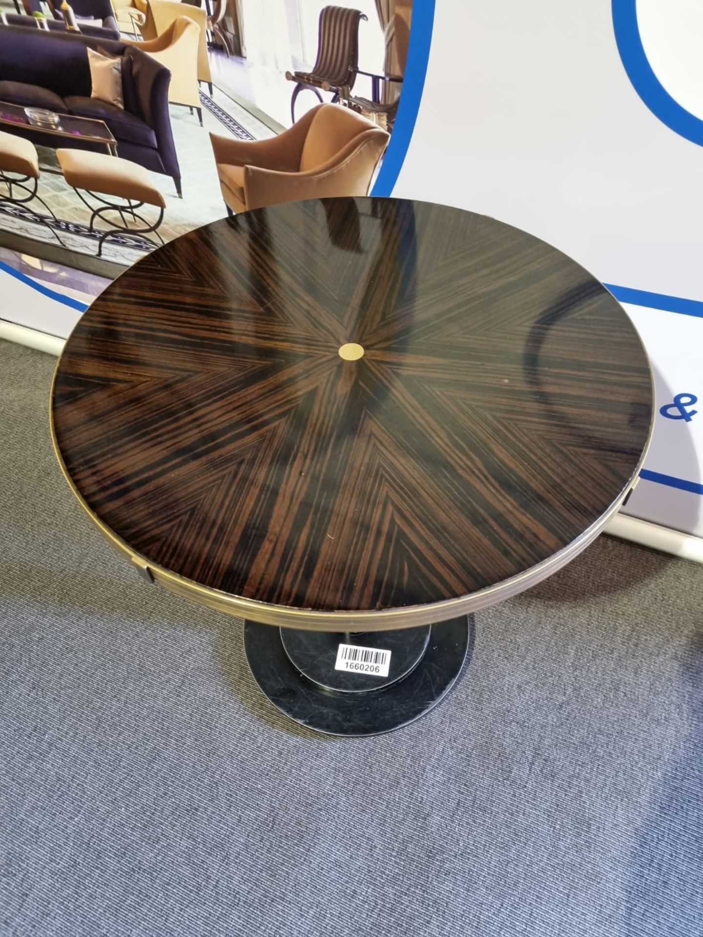 Macassar Ebony circular top dining table with brass trim mounted on a cast iron pedestal base 70 x - Bild 2 aus 3