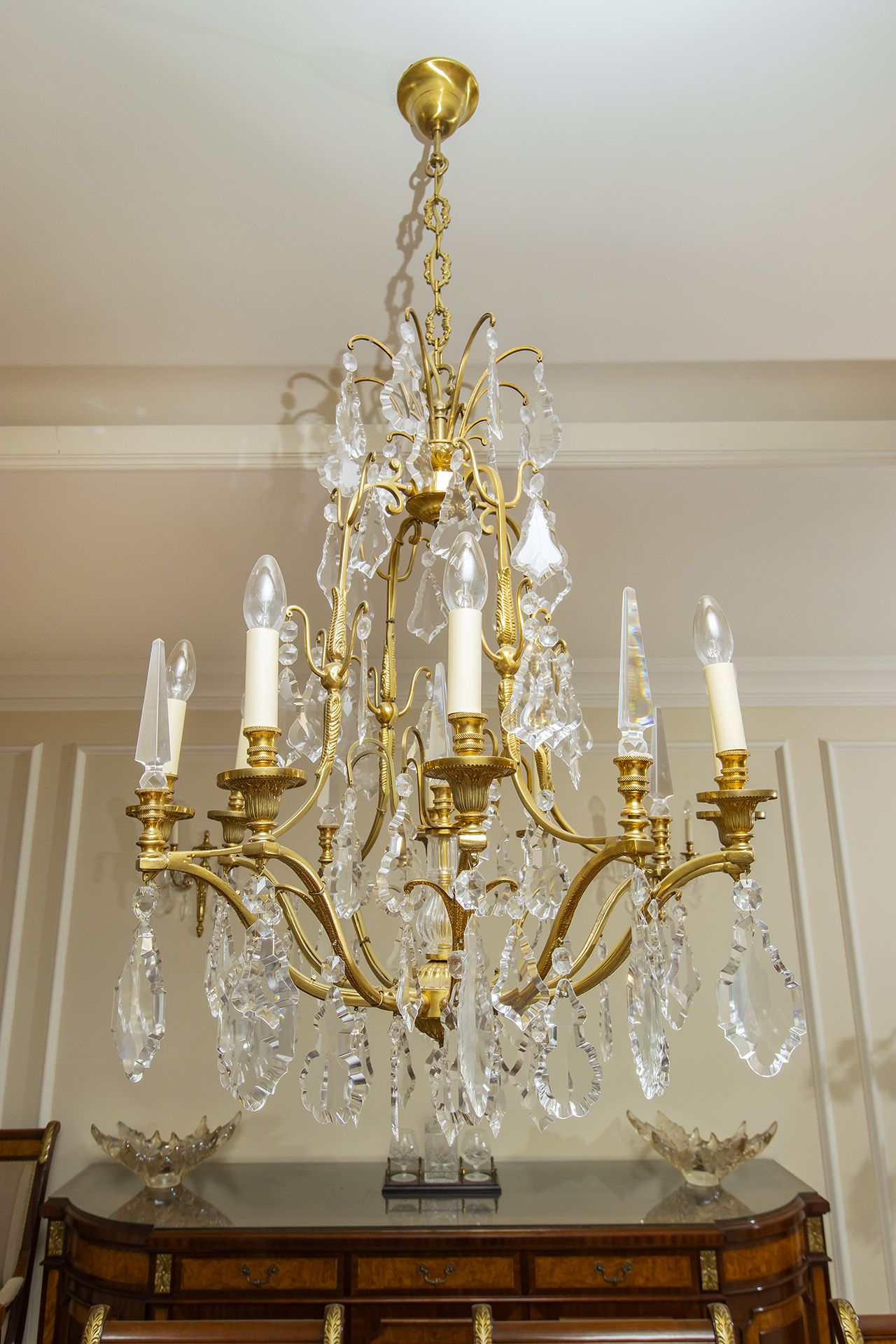 Christopher Hyde Carlton Chandelier A stunning chandelier solid brass frame finished in antique - Bild 6 aus 6