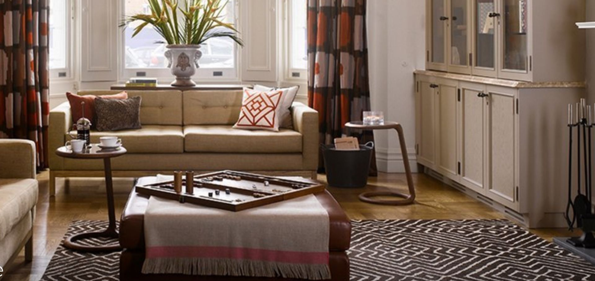 George Smith Furniture and Fabrics Two Seater Sofa Pkaufman - Colour C Tobar Rattan 75% Linen/ 25% - Bild 2 aus 3