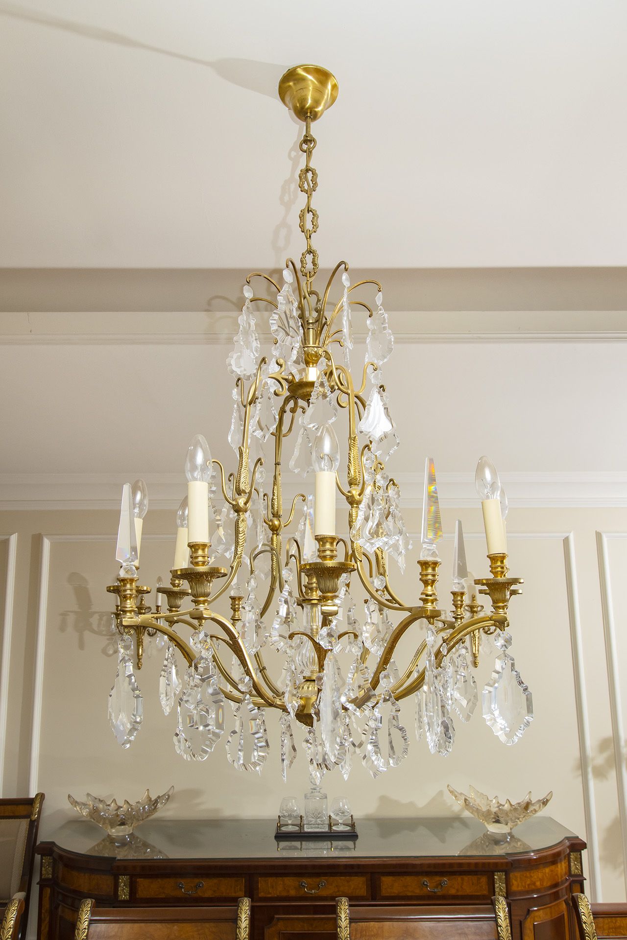 Christopher Hyde Carlton Chandelier A stunning chandelier solid brass frame finished in antique - Bild 5 aus 6