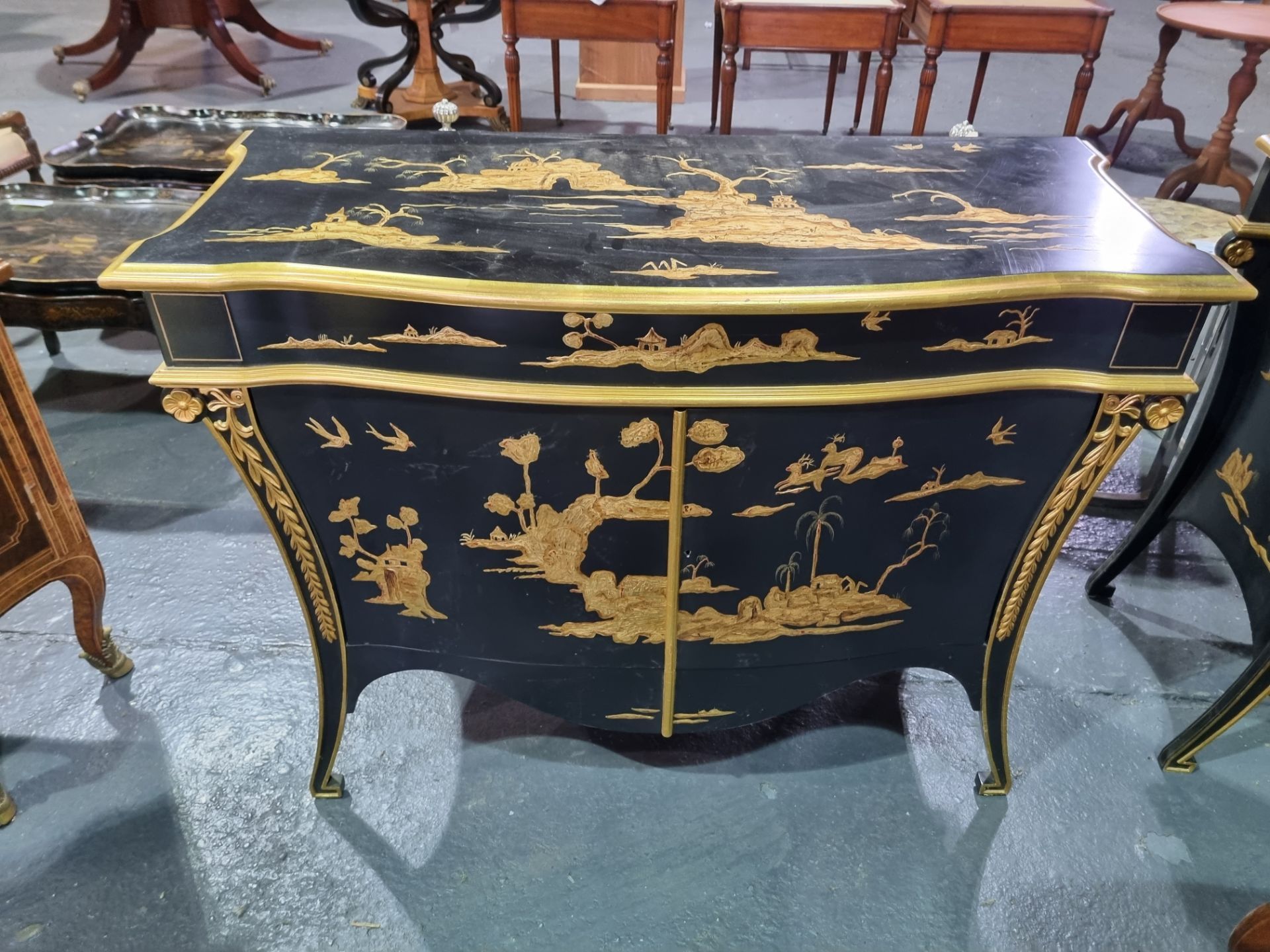 A pair of Chinese export Black Japanned lacquer Finish commodes decorated with a animal scenery in a - Image 3 of 8