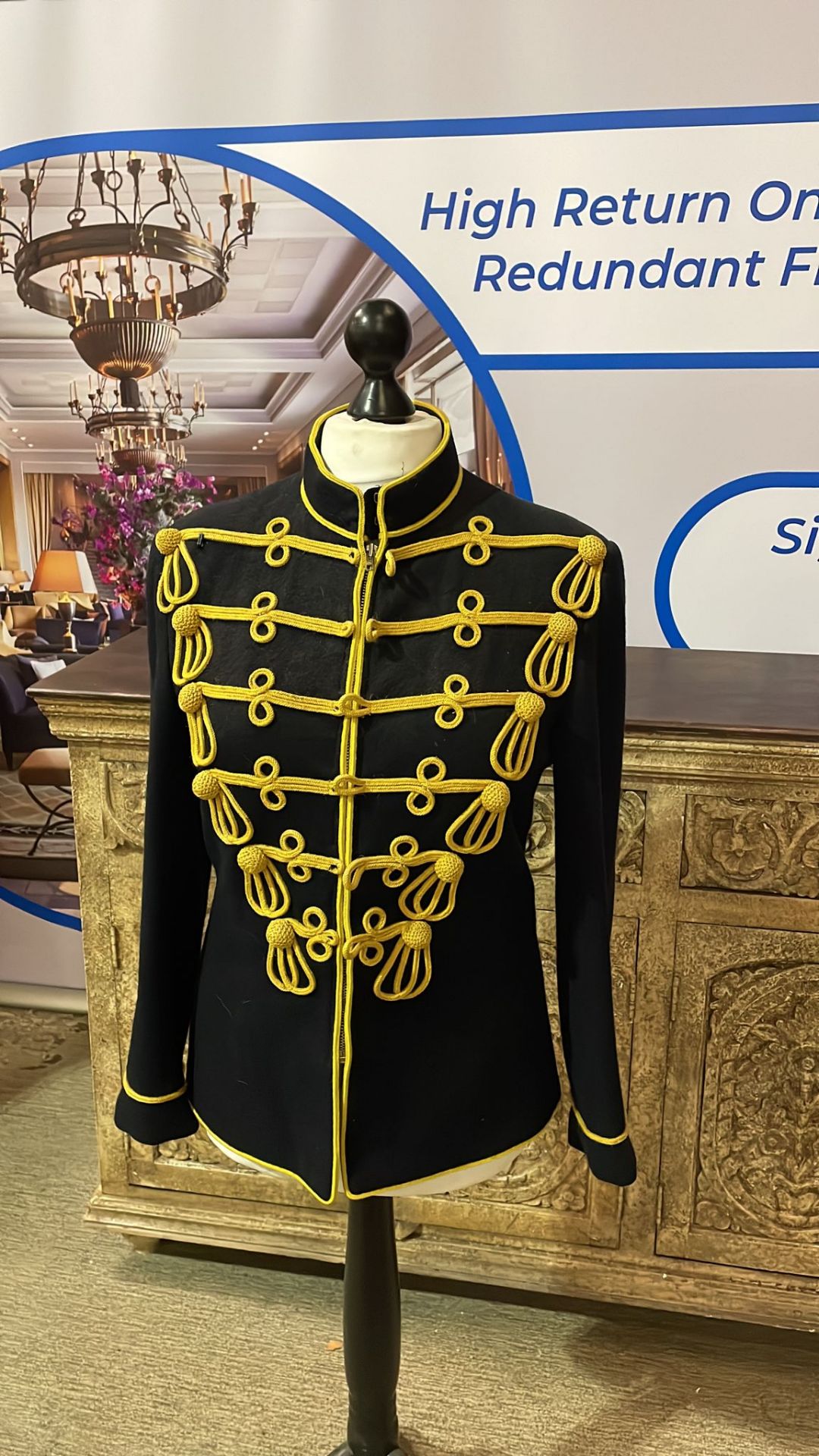 Queen's Own Hussars Band  ceremonial uniform tunic genuine military uniform