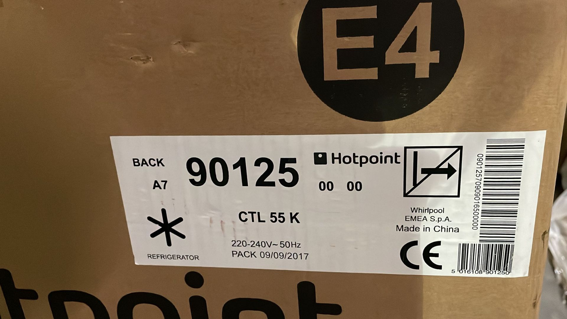 Boxed Unused Hotpoint CTL55K 85x55cm 133L Freestanding Under Counter Fridge – Black 133 Litres of - Bild 3 aus 4