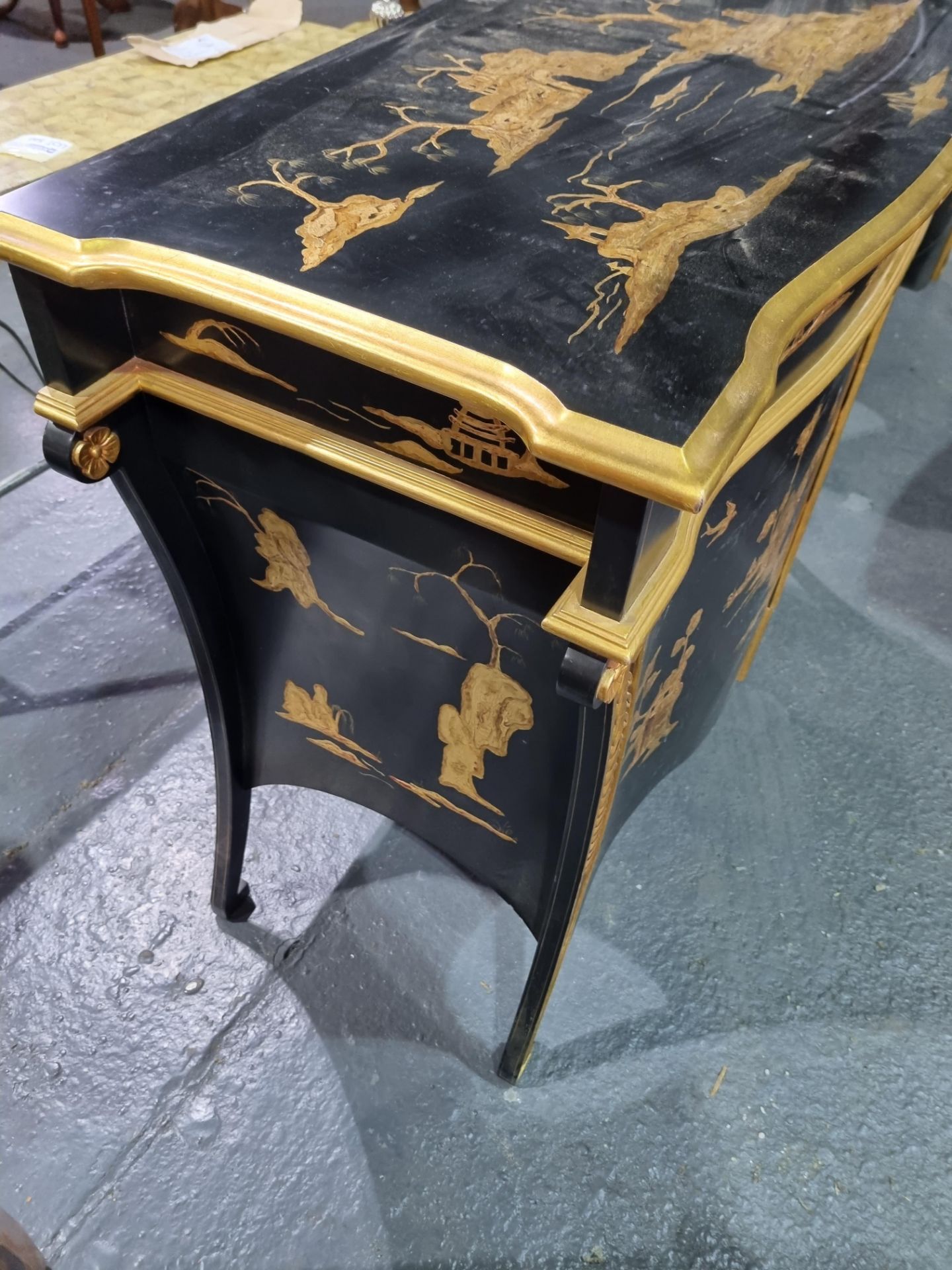 A pair of Chinese export Black Japanned lacquer Finish commodes decorated with a animal scenery in a - Image 6 of 8