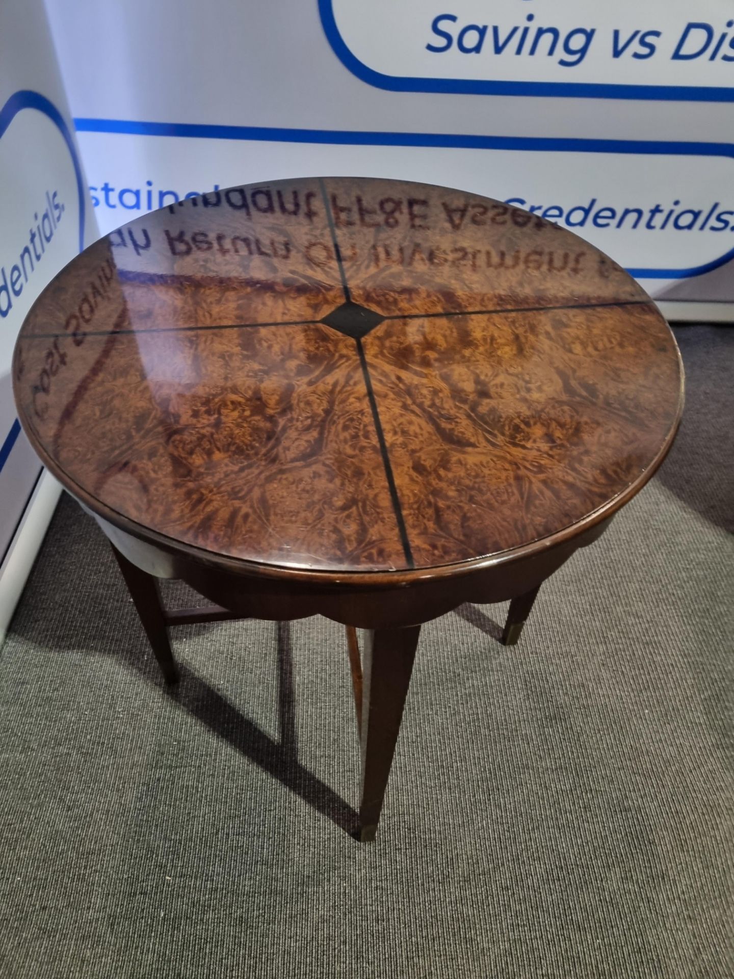 Burr Walnut top gueridon table with scalloped apron 65 x 66cm ( The Beaumont London 19B) - Bild 2 aus 3