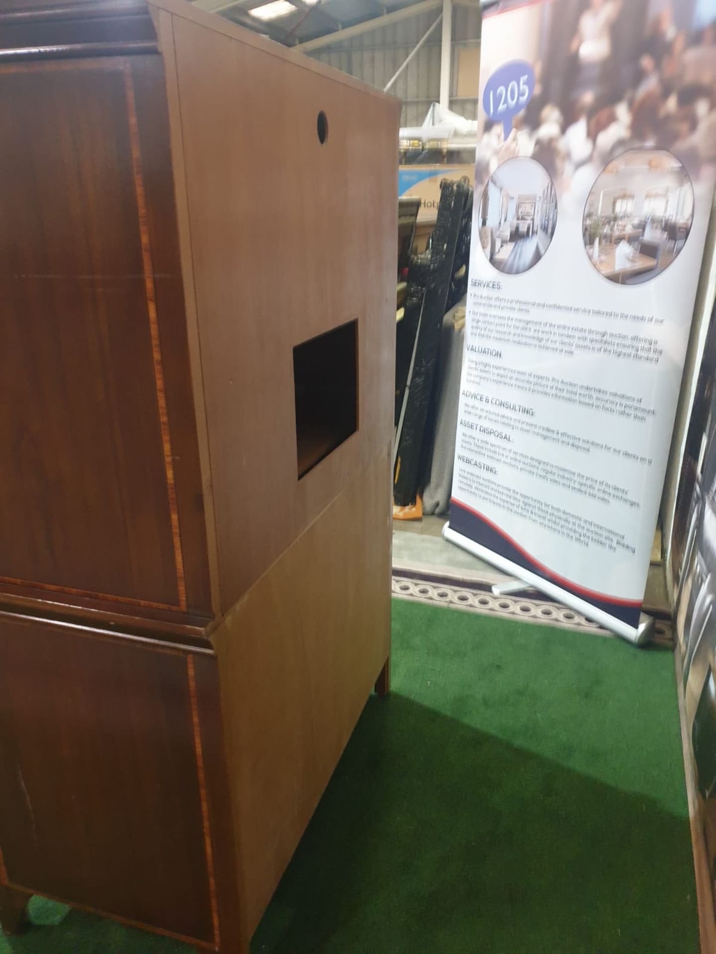 A Georgian style reproduction TV cabinet with three drawers under in mahogany veneers with a classic - Image 4 of 4