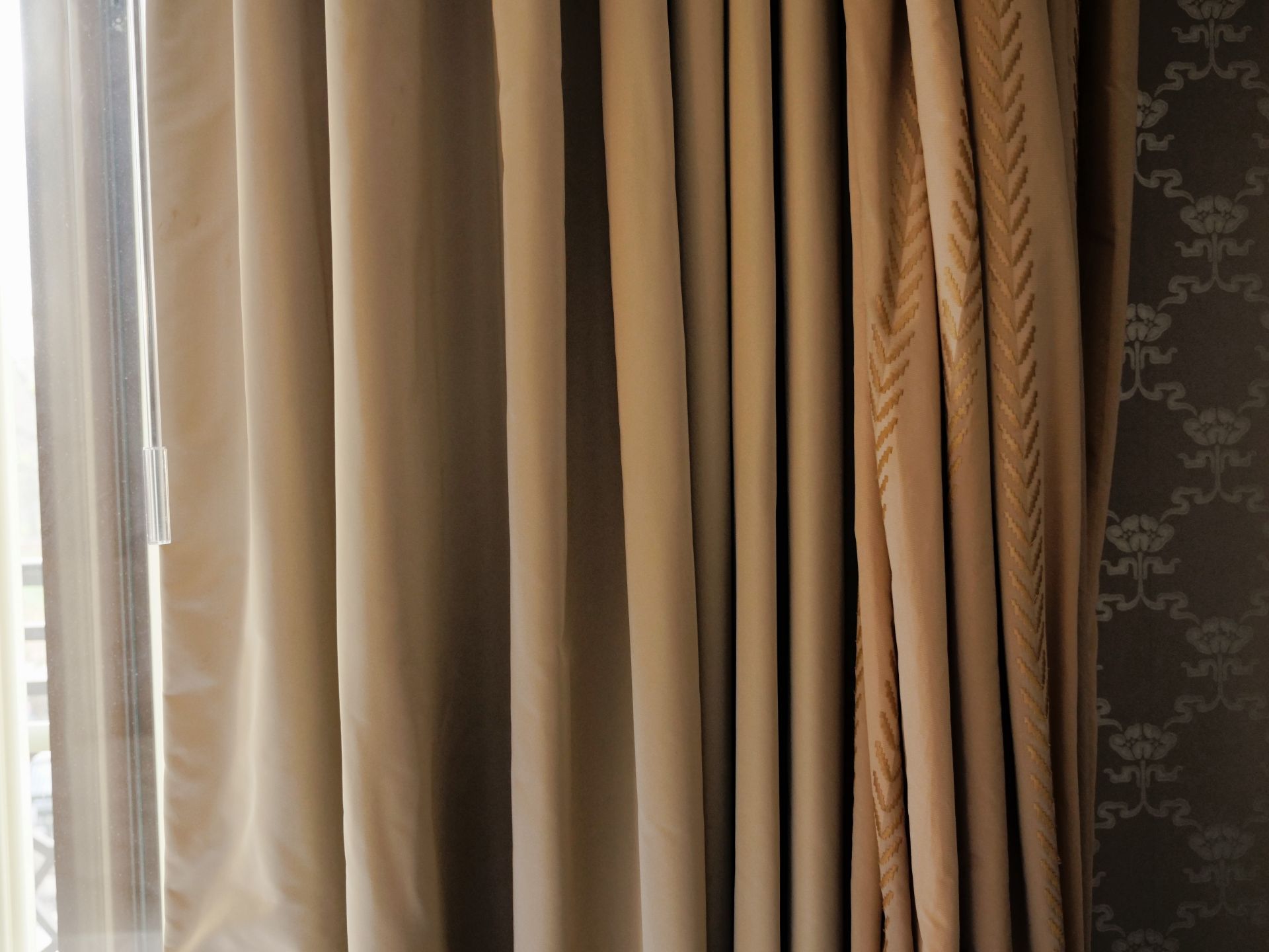 3 x pairs Silk Custom Hand Woven Silk Drapery and jabots fully lined gold with b Buckram curtain - Image 3 of 3