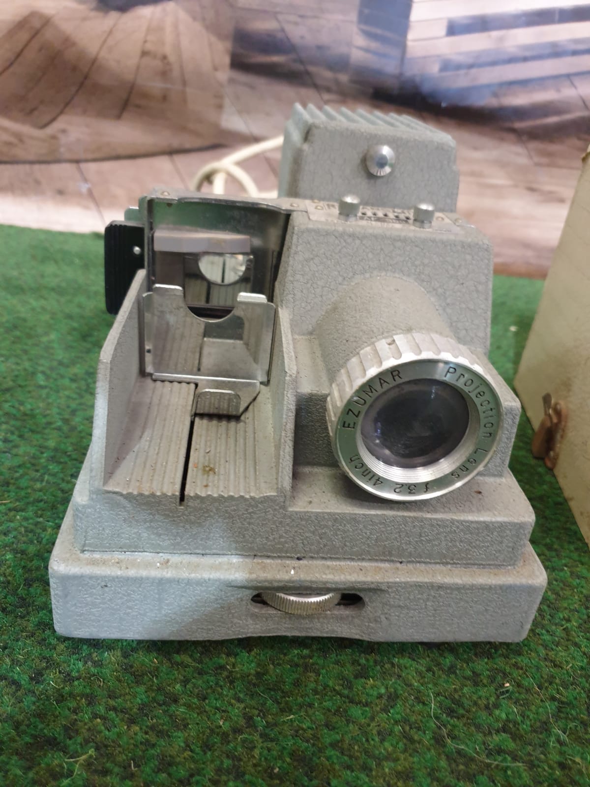 Samoca Camera AF-300 Projector Roman Slides Projector Screen 26 x 18 x 16cm Dates to 1955- 1956 - Bild 3 aus 4