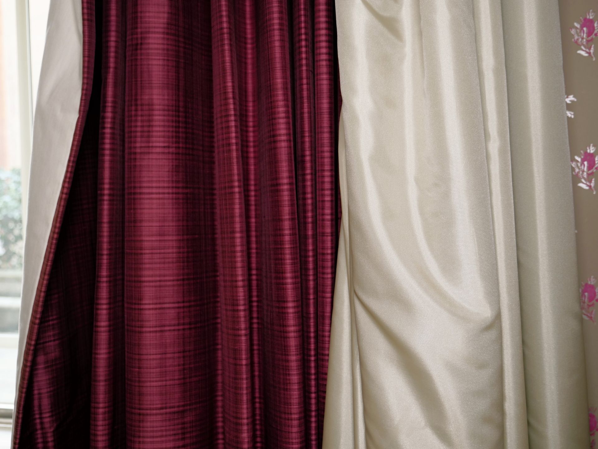 2 x pairs of Silk Custom Hand Woven Silk Drapery gold and burgundy fully lined Buckram curtain - Bild 2 aus 2