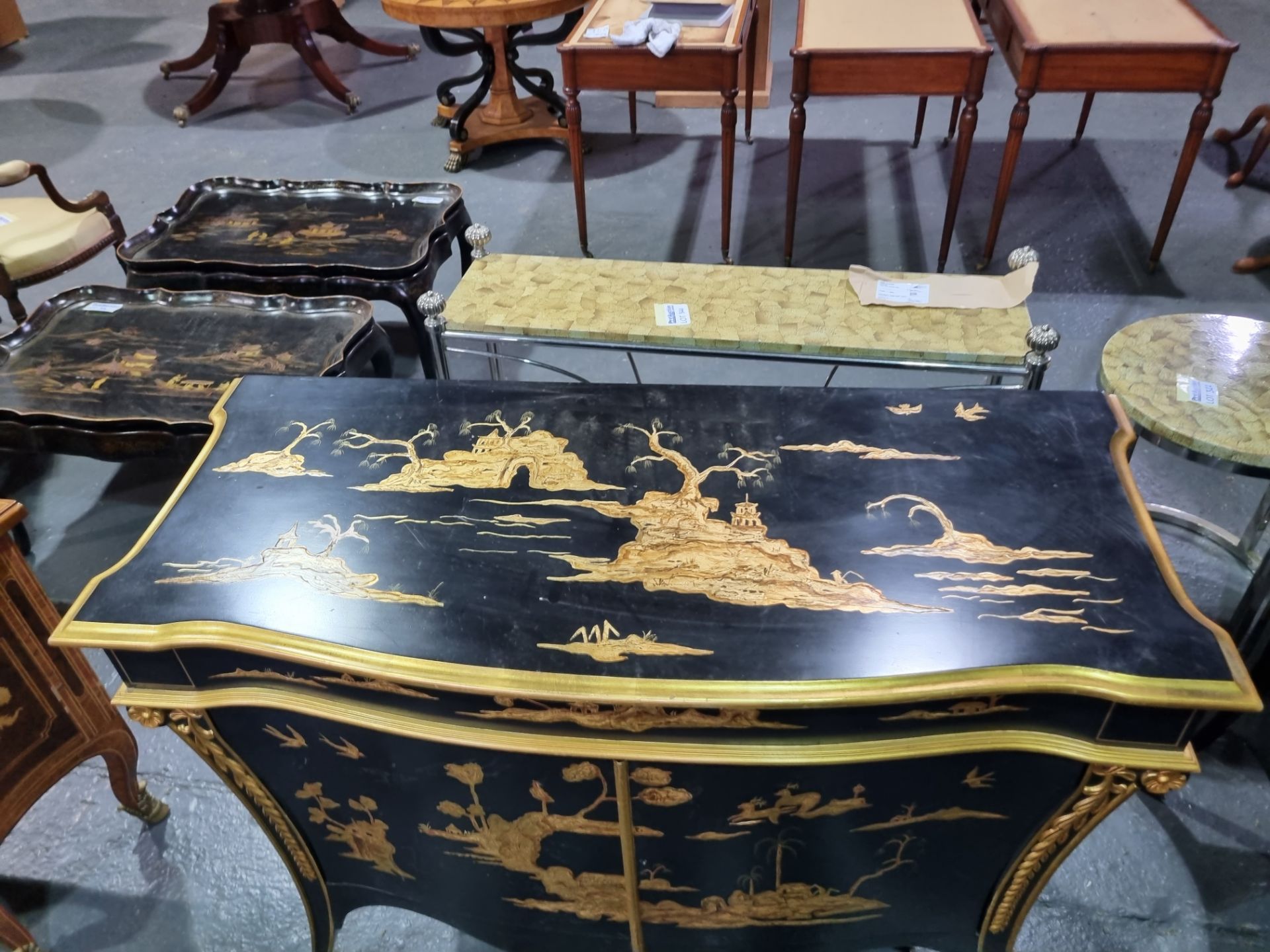 A pair of Chinese export Black Japanned lacquer Finish commodes decorated with a animal scenery in a - Image 5 of 8