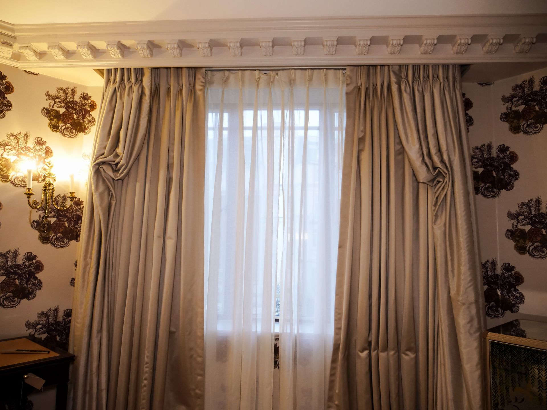 A pair of Silk Custom Hand Woven Silk Drapery and jabots fully lined gold with Buckram curtain - Image 3 of 3
