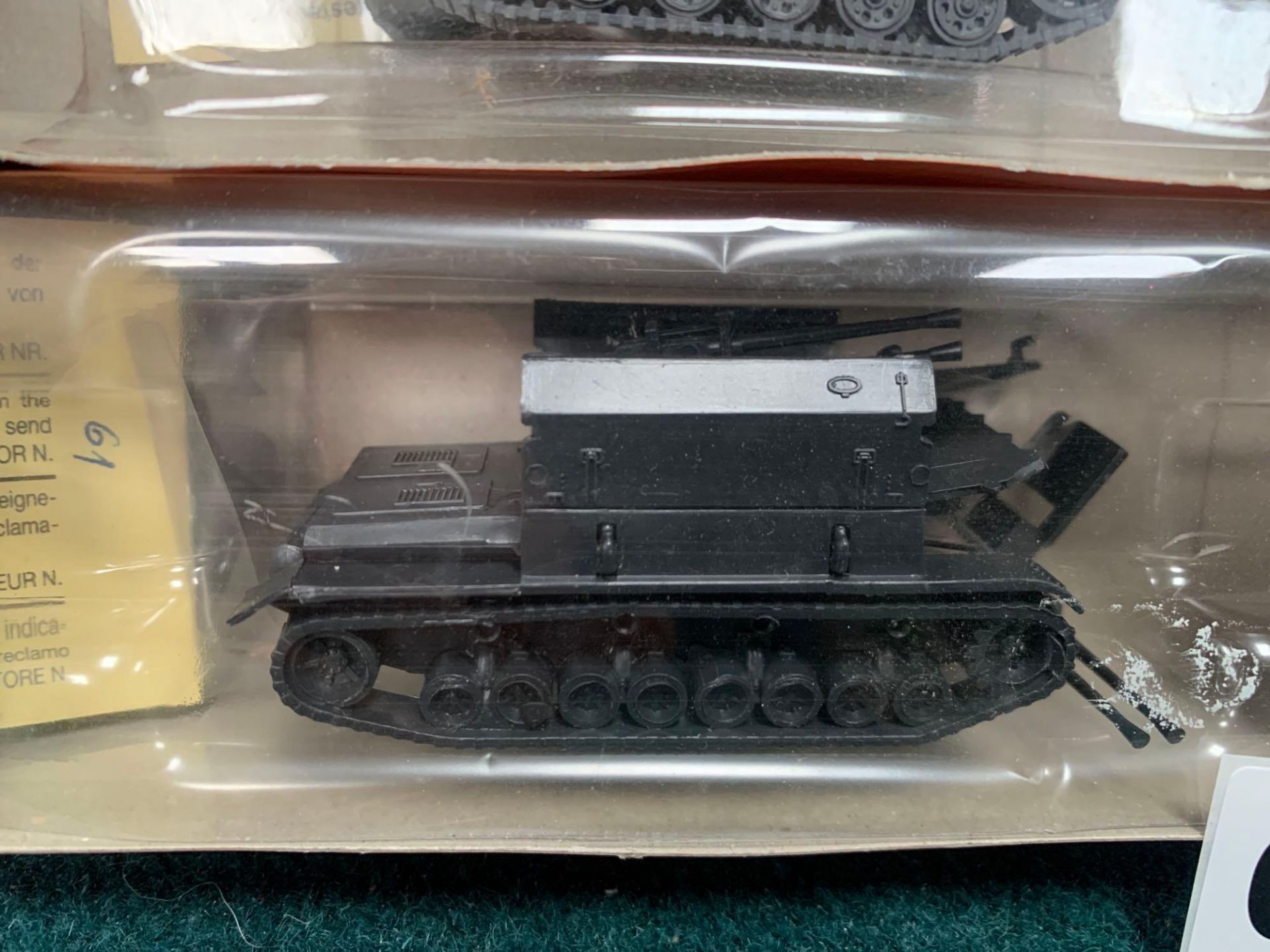 4 x Roco Miniatures boxed tanks - Bild 2 aus 5