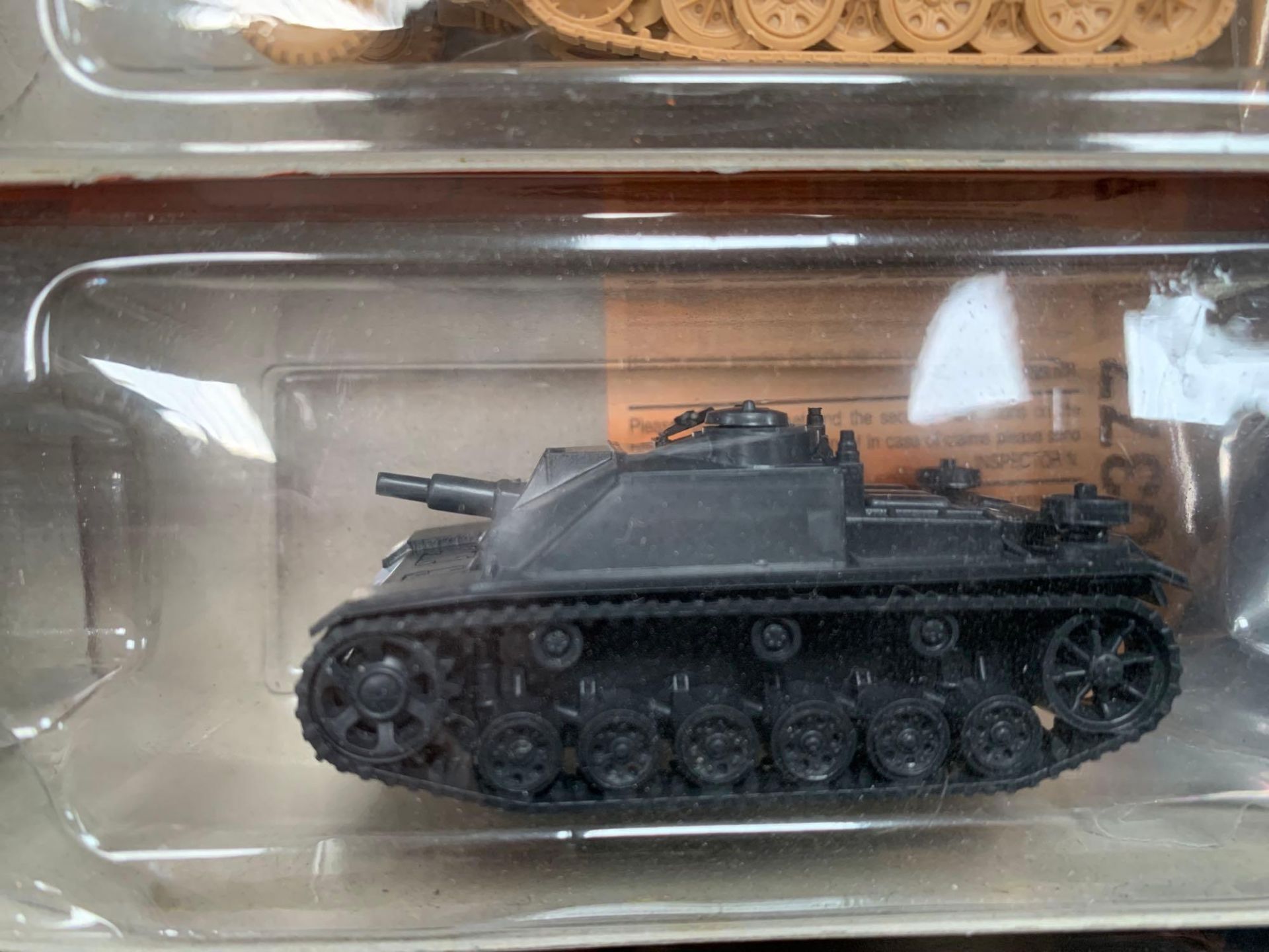 4 x Roco Miniatures boxed tanks - Bild 4 aus 5