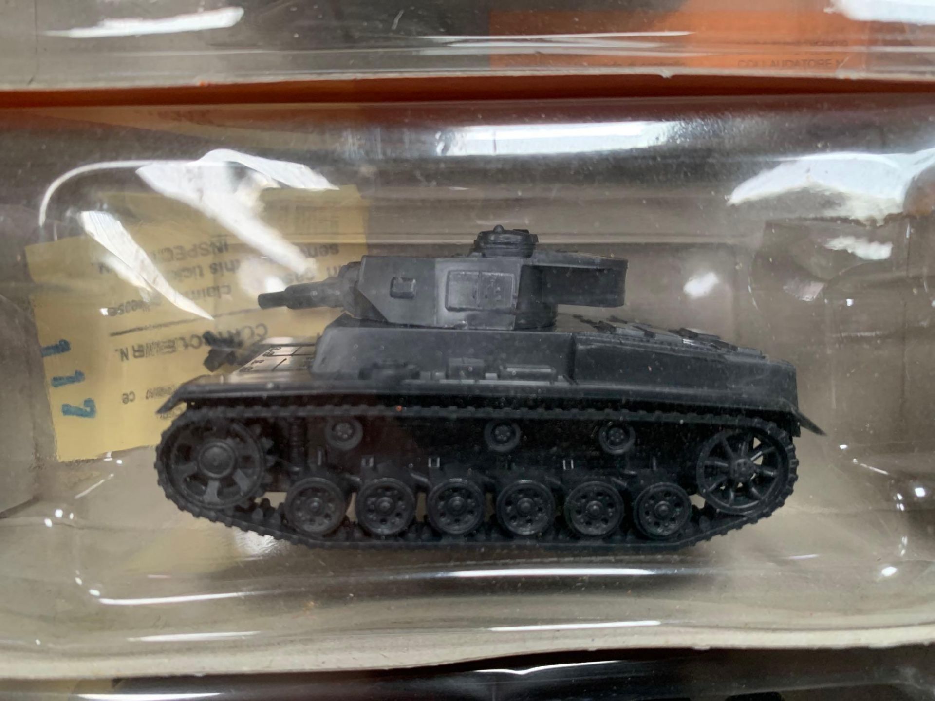 4 x Roco Miniatures boxed tanks - Bild 3 aus 5