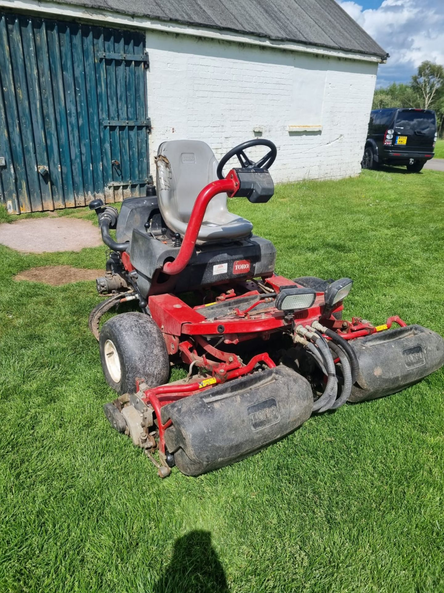 Toro Greensmaster 3250-D Mower YOM 2008 Hours 4121.6 (s/n 3632800001129) Features Briggs & - Image 2 of 10