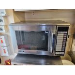 Sharp R22AT Commercial Microwave 1500w 11 variable cooking controls 20 memory settings 510 x 470 x