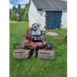 Toro Greensmaster 3250 Mower Features Briggs & Stratton 24.8hp (18.5kW) engine Cutting width of