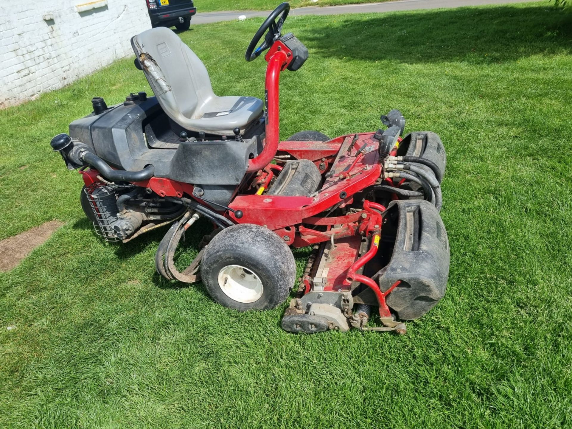 Toro Greensmaster 3250-D Mower YOM 2008 Hours 4121.6 (s/n 3632800001129) Features Briggs & - Image 3 of 10