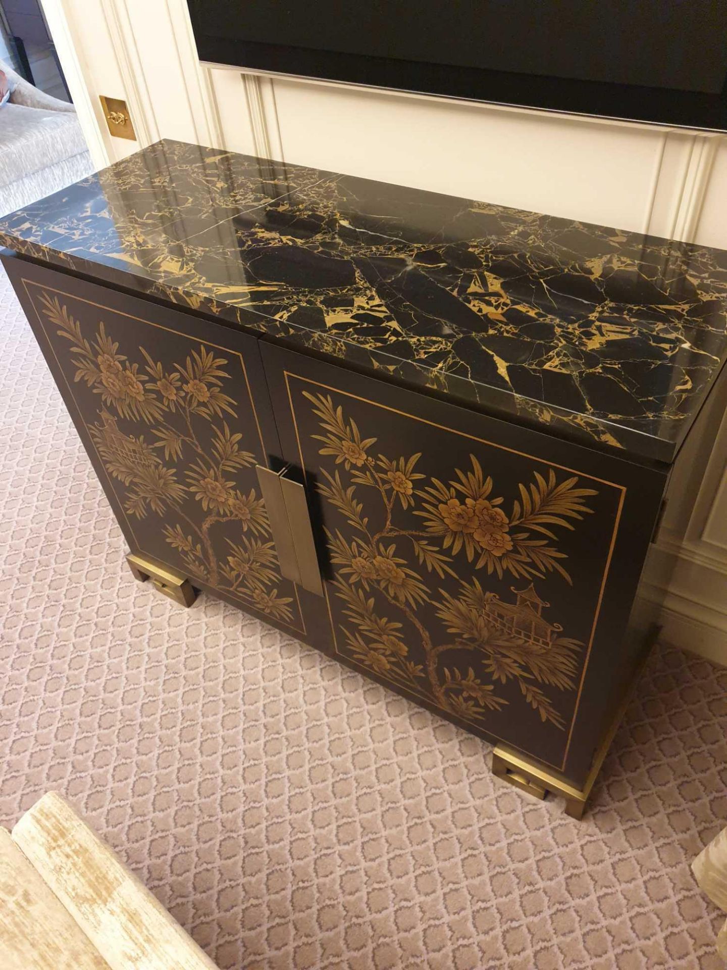 Black Lacquer Hand Decorated Chinoiserie Serpentine Commode By Restall Brown And Clennell The Six - Image 3 of 4