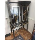 English Georgian Style Black Lacquered Chinoiserie Gilded Cocktail Cabinet Martini Bar Bifold Two